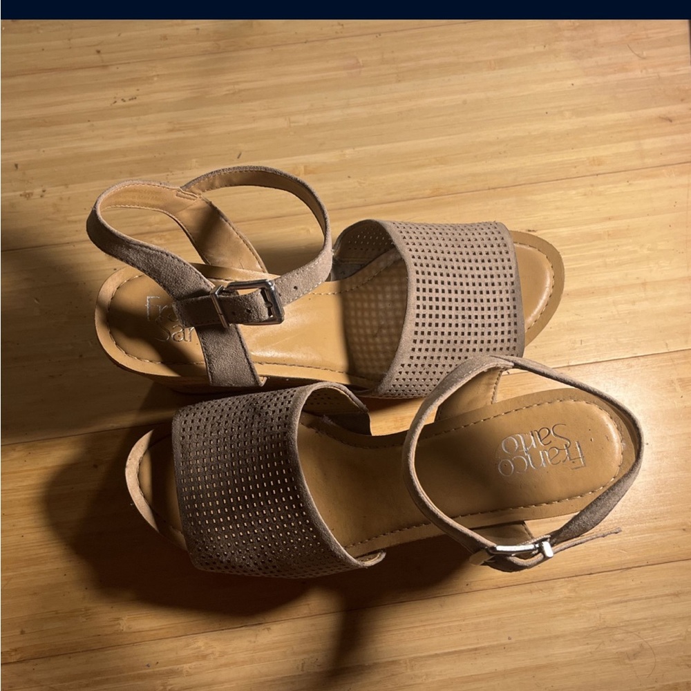 Like gray with brown which is really cute and open toe